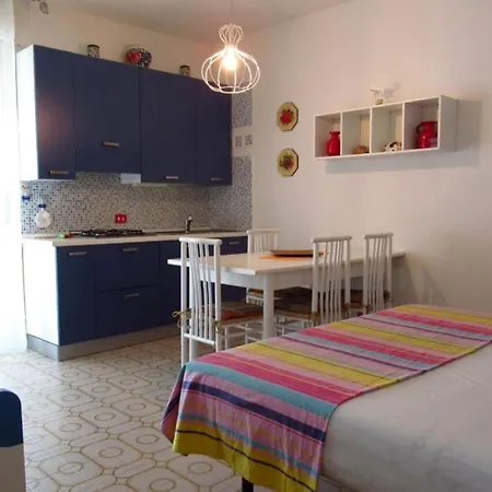 Apartamento Colourful Studio With Shared Pool For 4 Guests Porto Santa Margherita