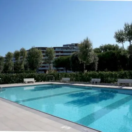 Colourful Studio With Shared Pool For 4 Guests Apartamento Porto Santa Margherita